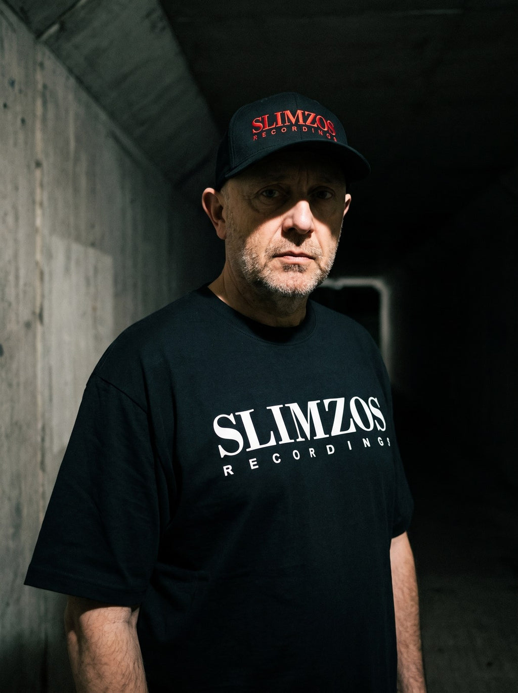 slimzos-tee-black-white editorial