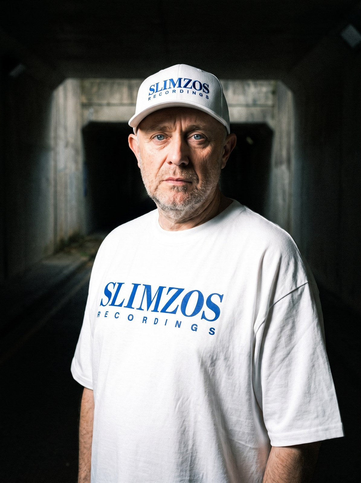 slimzos-tee-white-blue editorial