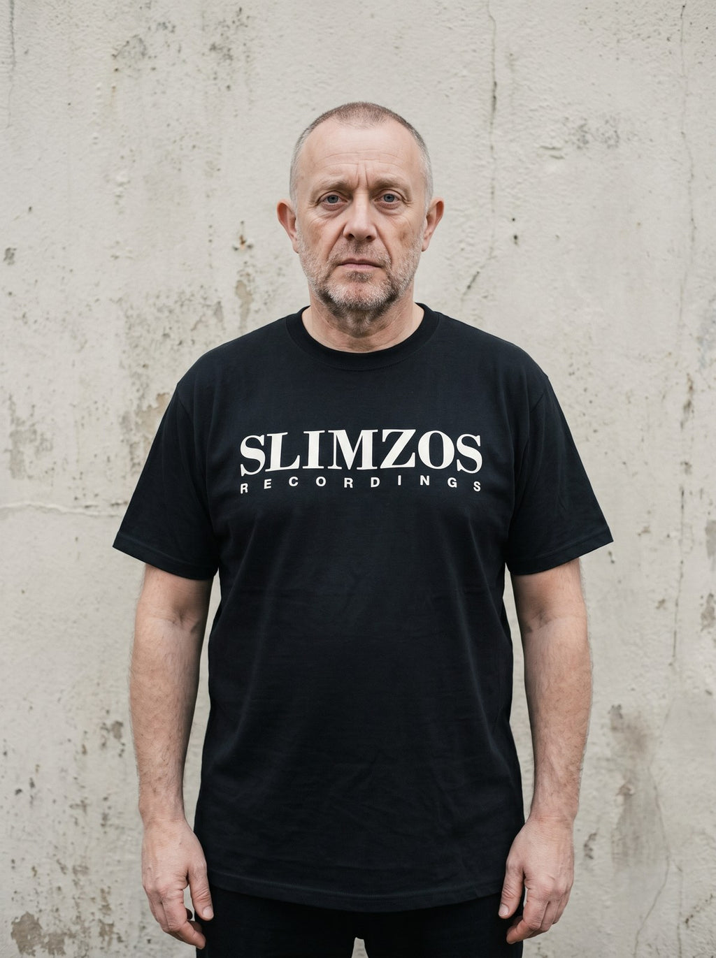 slimzos-tee-black-white street